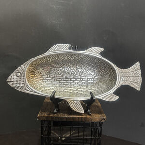 Vtg Fish Shaped Serving Dishes 11”x6”x1.5” Metal Made In India
